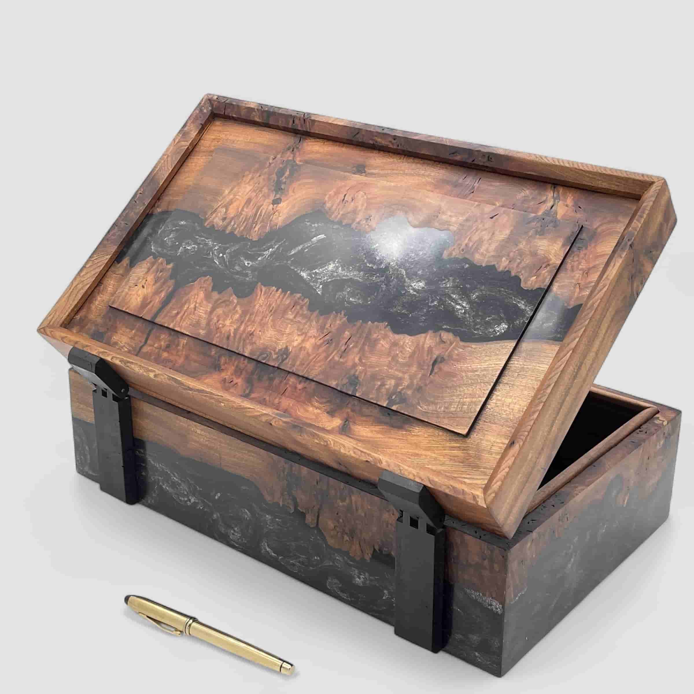 Burr elm keeptake boxwith black resin