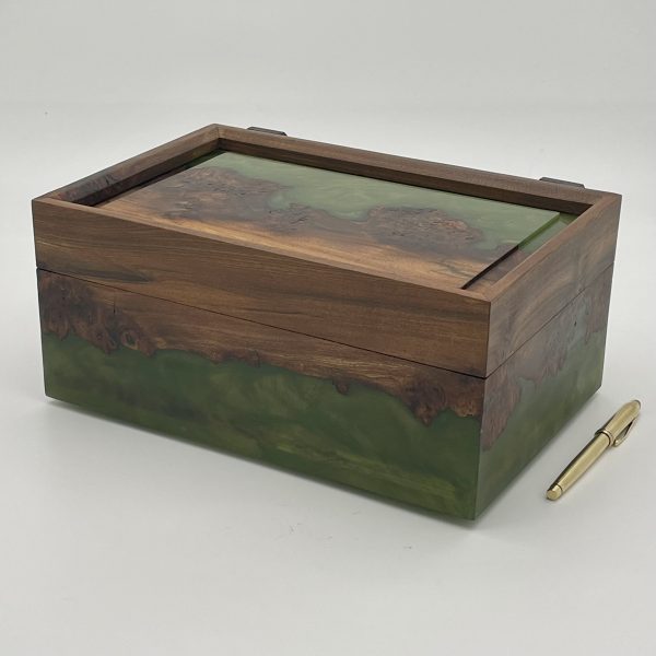 Front View of Burr Elm and Green Resin Box with Pen for Sizing